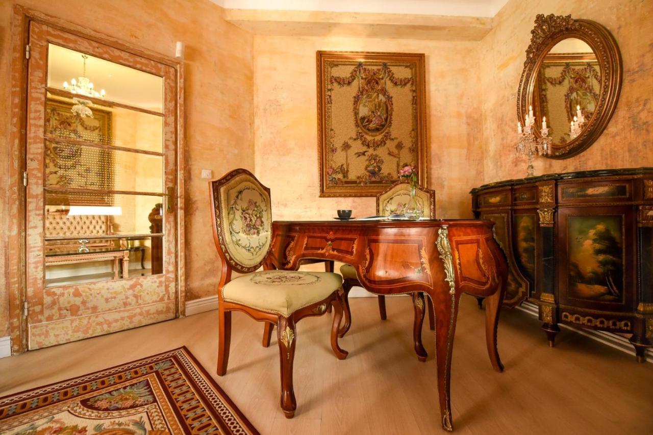 Apartament Baroque Splendor: Breathtaking Views & Design Bukareszt Zewnętrze zdjęcie
