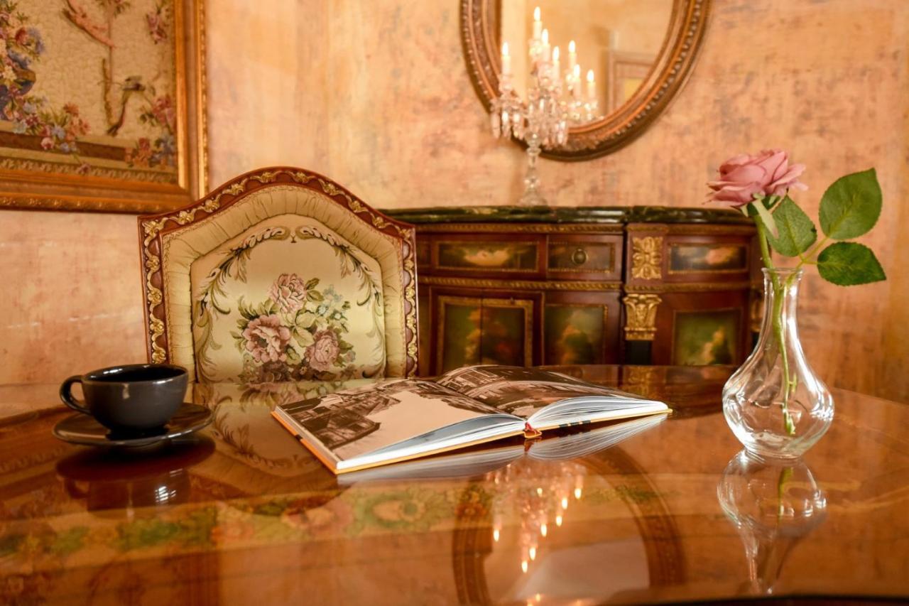 Apartament Baroque Splendor: Breathtaking Views & Design Bukareszt Zewnętrze zdjęcie