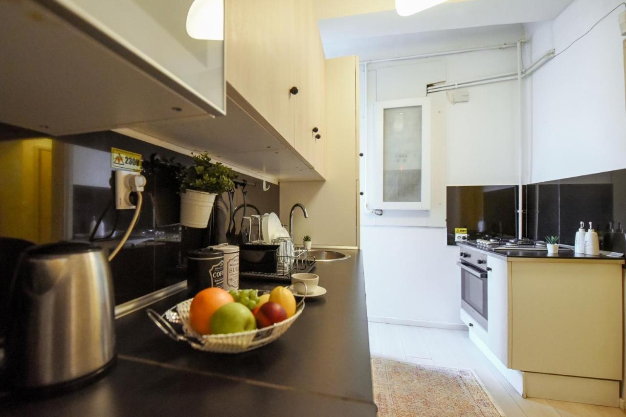 Apartament Baroque Splendor: Breathtaking Views & Design Bukareszt Zewnętrze zdjęcie