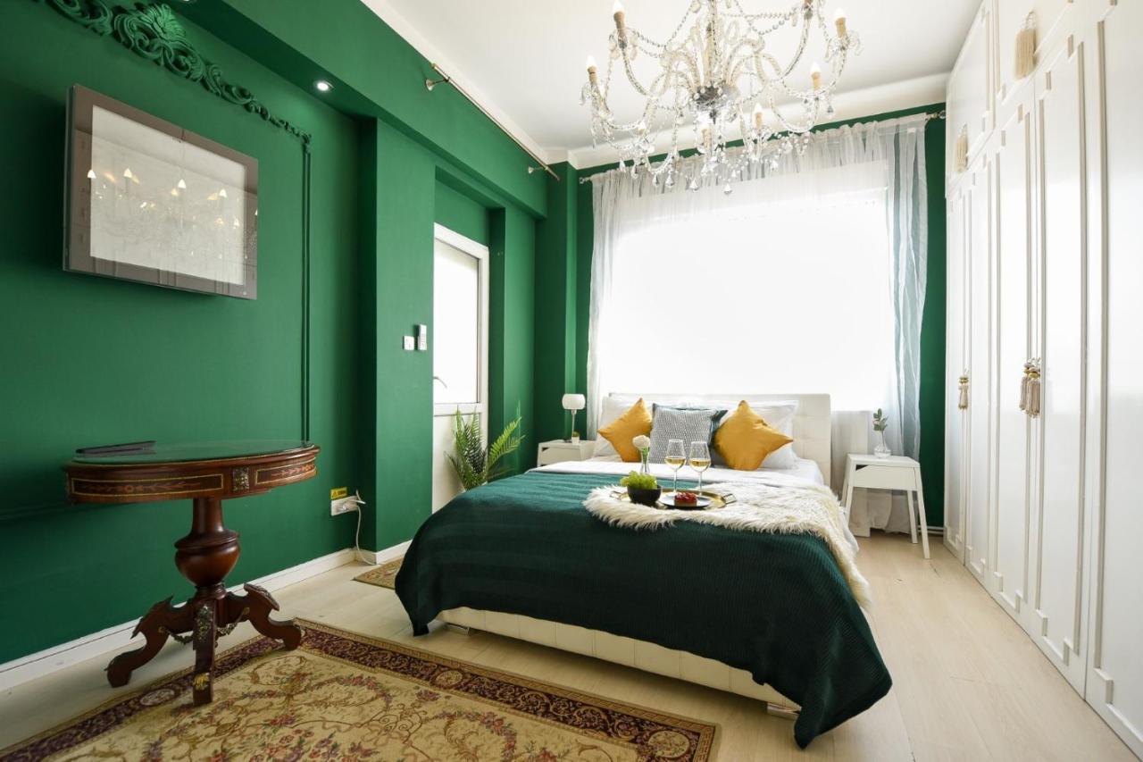 Apartament Baroque Splendor: Breathtaking Views & Design Bukareszt Zewnętrze zdjęcie